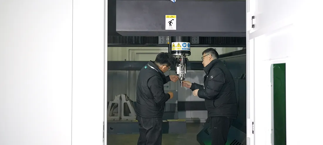 Wartung einer Laserschneidmaschine - aorelaser (1).webp